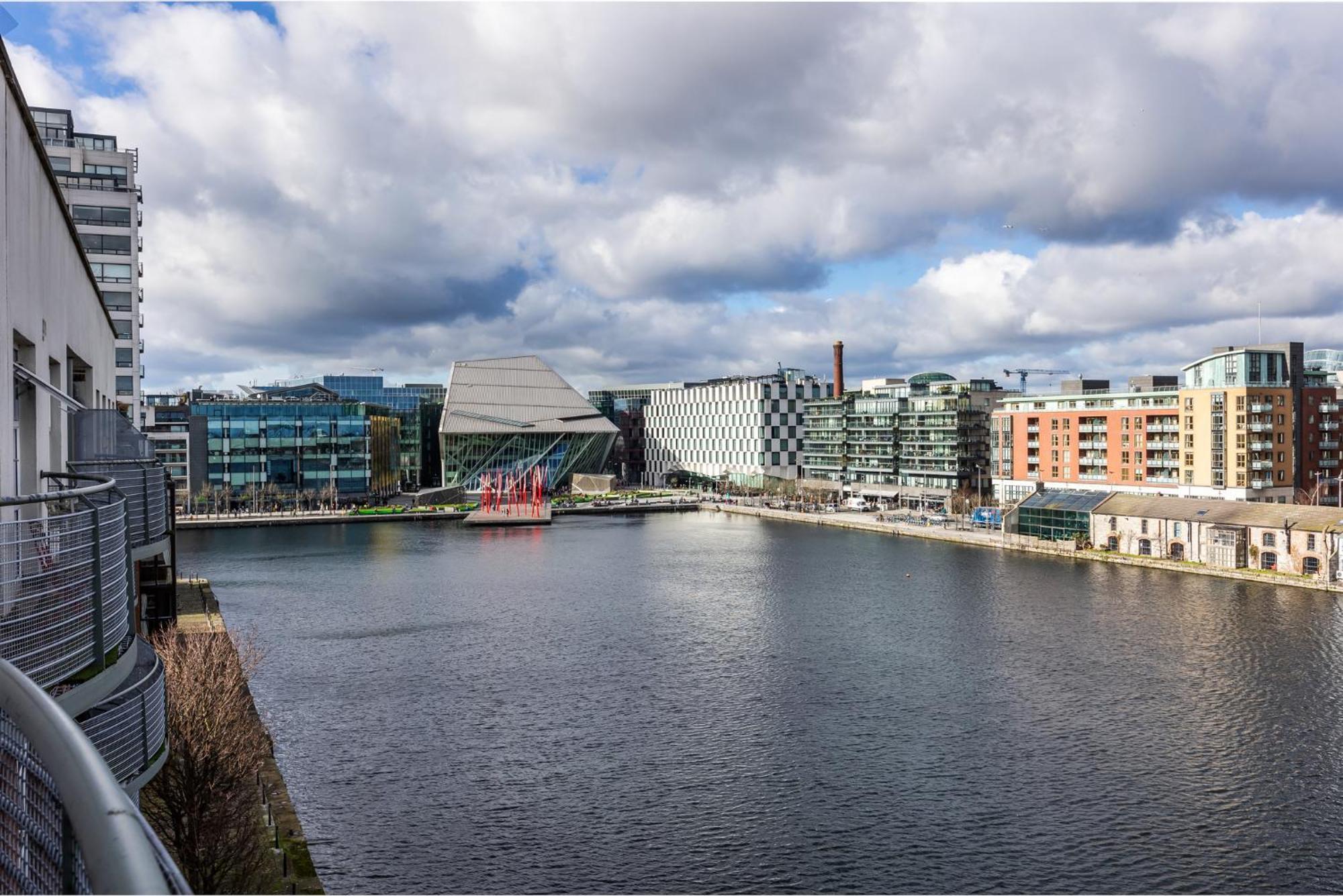 Appartement Flat W/ Balcony & Canal View - 4min To Station *